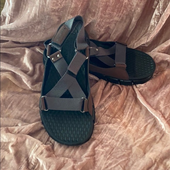 Sandals - Picture 3 of 4